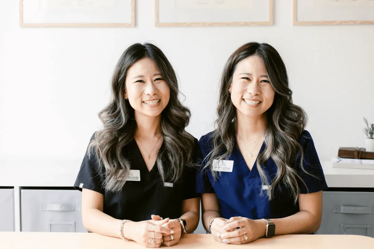 Tesia Choi and Daniela Ham, twin sisters and speech-language pathologists at Jars of Play